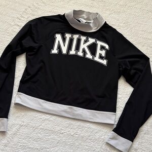 Nike Black/White Cropped Long Sleeve Athletic Top Size L